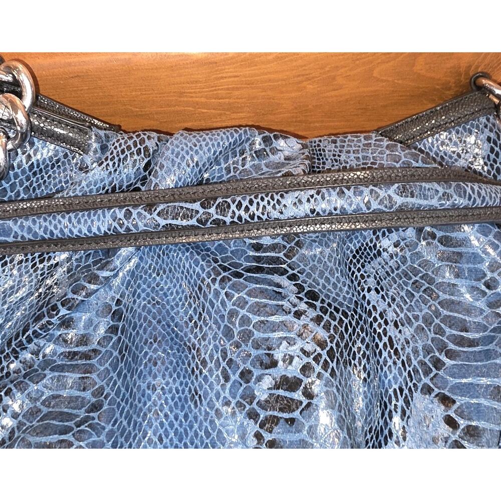 Vintage Simply Vera Wang Blue Black Snake Skin Purse Shoulder Hobo Bag Y2K - Picture 4 of 5